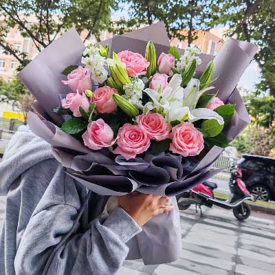 杭州11朵戴安娜粉玫瑰百合，与你一起追逐梦想