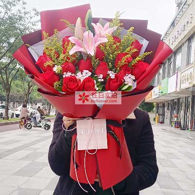 杭州19朵红玫瑰百合，与你幸福前行